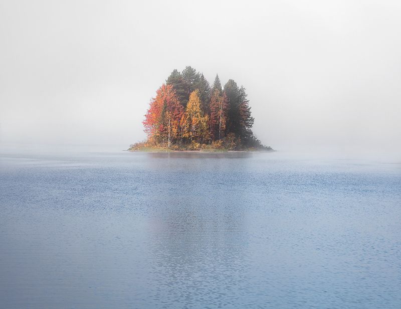 карелия. парк  паанаярви. Осени туманное парение.photo preview