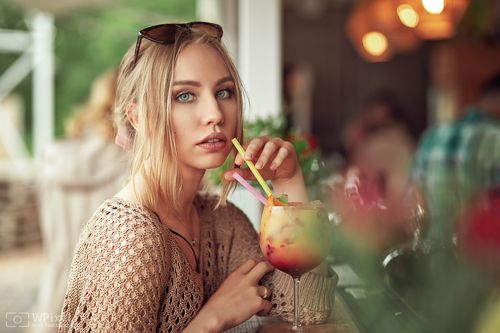 women by wpixel (More Than Beauty)