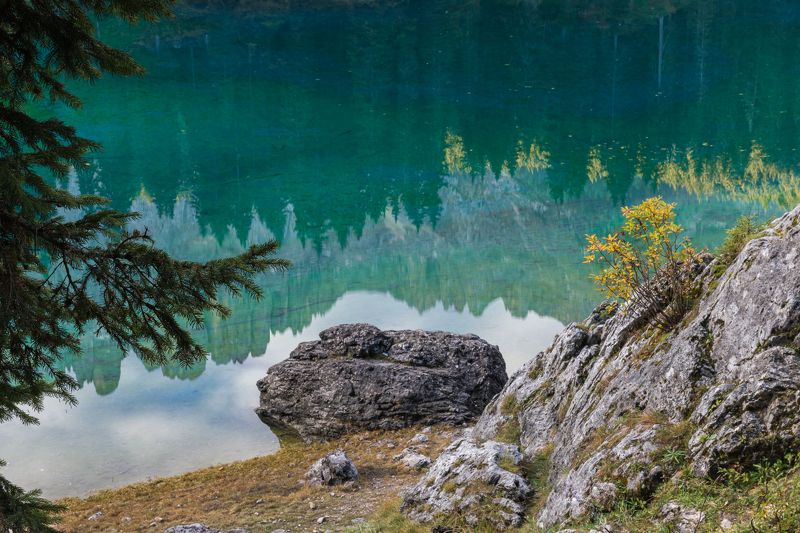 доломиты, осень, отражение, озеро Зазеркальеphoto preview