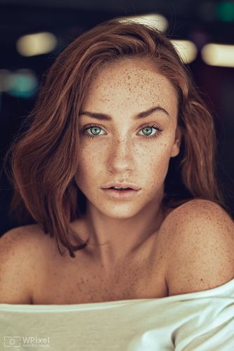 women by wpixel (More Than Beauty)