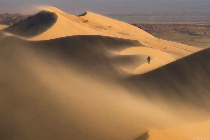 казахстан, алтынэмель, поющийбархан Песчаная буря на Поющем барханеphoto preview
