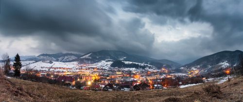 Март. Вечерний Воловец