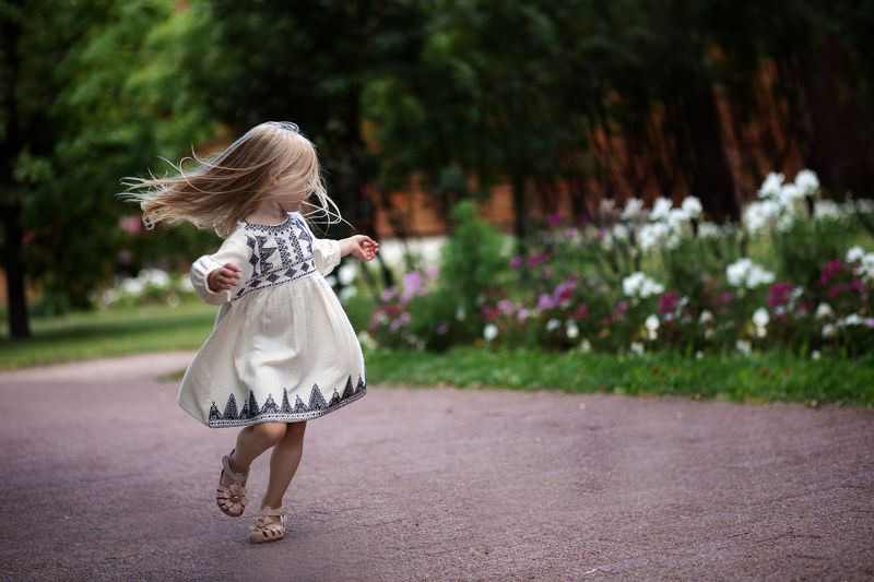 вокруг меня весь мир кружитphoto preview