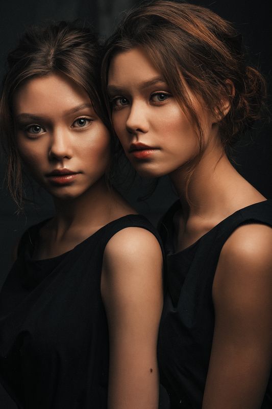 близняшки, девушки, девушка, портрет, близнецы Мила и Оляphoto preview