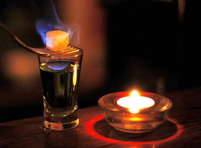 свеча пламя огонь абсент Пока не меркнет свет.... пока горит абсент...photo preview