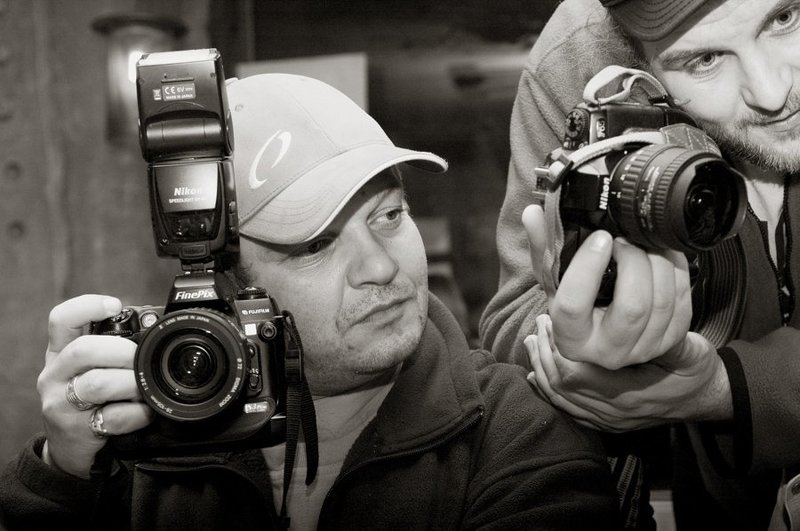 дмитрий виноградов,алексей вячеславович Пусть взгляды и в сторону, зато палец всегда на спуске.photo preview