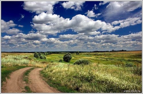 Лето, дорога, облака