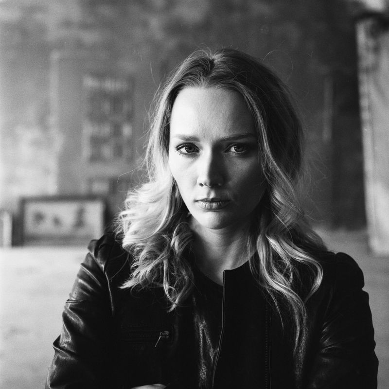 Blond & Blackphoto preview