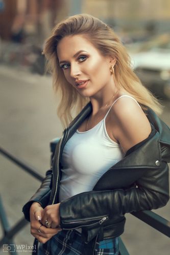 women by wpixel (More Than Beauty)
