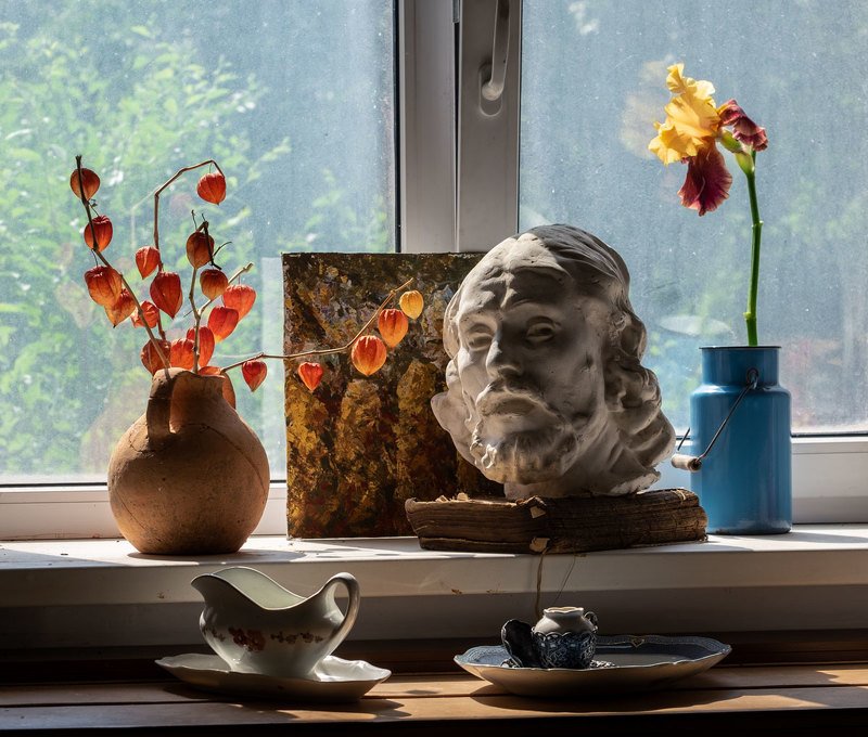 натюрморт, открытка, бумага, книга, still life, old books, старые книги, скульптура, голова, цветы В мастерскую заглянуло солнышкоphoto preview