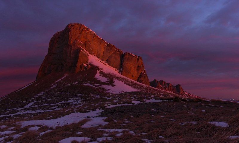 горы, кавказ, рассвет, тхач, зима январь В ПЕРВЫХ КРАСКАХ РАССВЕТАphoto preview