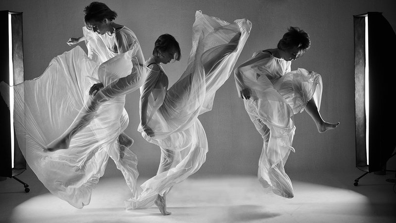 девушка Упражнение в композицииphoto preview