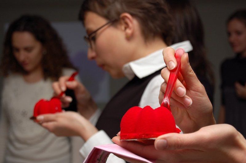 десерт, девушки, 8 марта Десертphoto preview