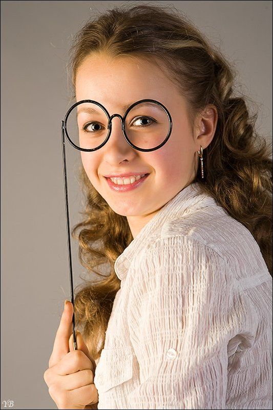 вика, кабинет 19 а может мне училкой стать?photo preview