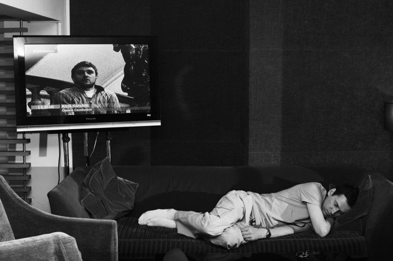 александр,сон,усталость,ящик Утомленный съемкойphoto preview