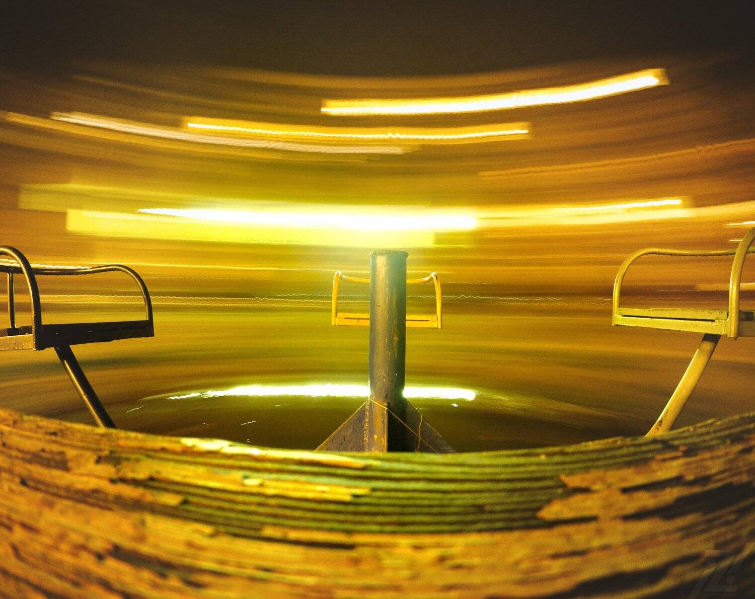 Автор: Sergey Shevtsov Город,абстрактно,креативно,улица,ночная улица,ночь,ночное креативное,креатив,заброшка,zapworld,завод,шар,индастриал,фото,Беларусь,новополоцк,Пейзаж, природный, небо, лес, краски, берег, вода, водоем, пруд, озеро, гладь, камыш, тростник, трава, отражение, , Sergey Shevtsov