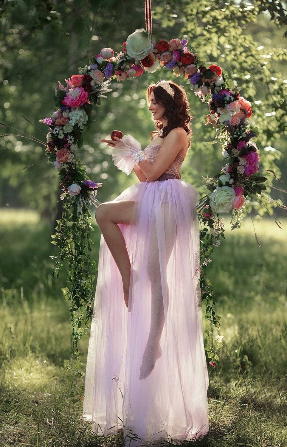 девушка, цветы,яблоко, воздушная гимнастка, Татьяна Зорина