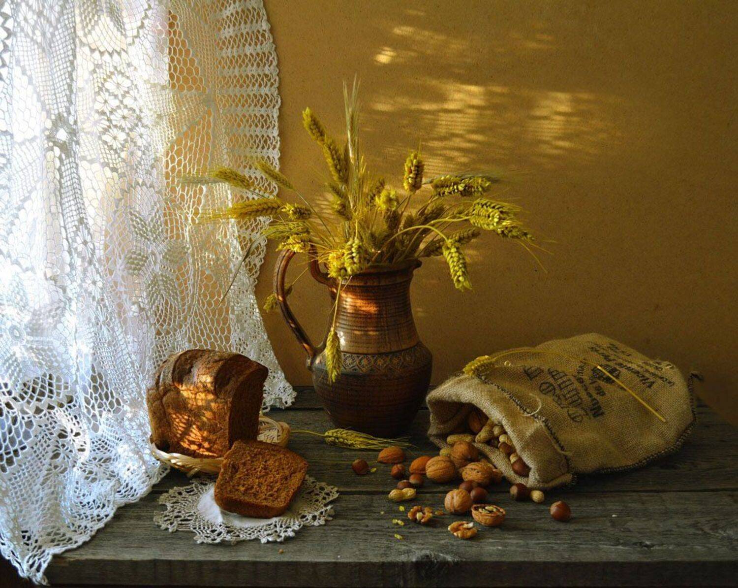 still life, натюрморт,фото натюрморты,  лето, август, орехи, хлеб, колоски, керамика, Колова Валентина