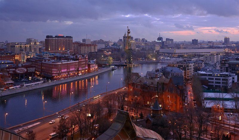 москва, красный, октябрь Осенний вечерphoto preview