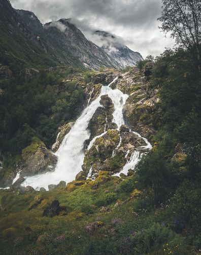 Kleivafossen waterfall