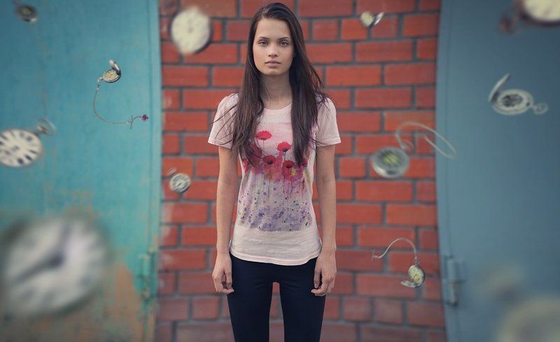 вермя, девушка, часы, летят, замерло, стоят, в воздухе Time...photo preview