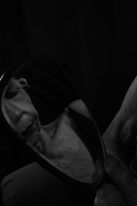 Vanity Until 86photo preview