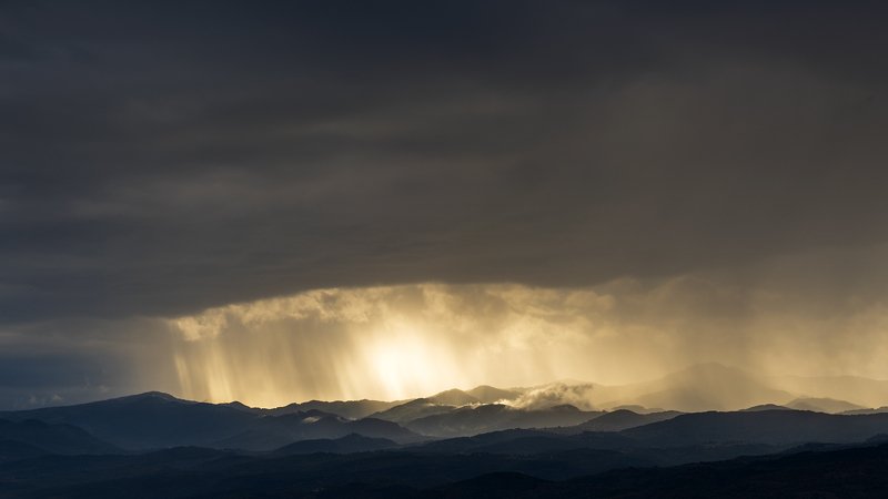 Свет в темнотеphoto preview