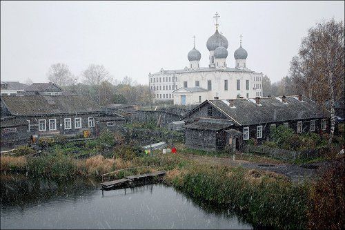 Первый, ещё осенний.