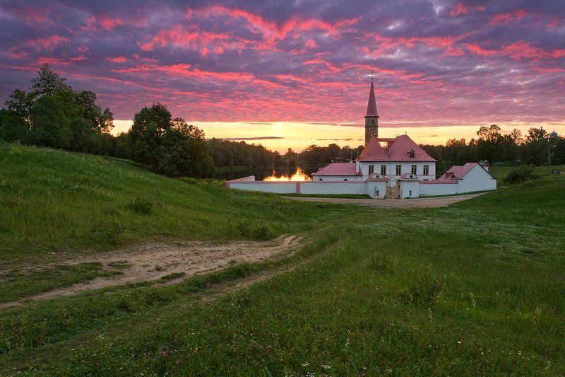 гатчина, приоратский дворец, черное озеро, закат Приоратский дворец в Гатчинеphoto preview