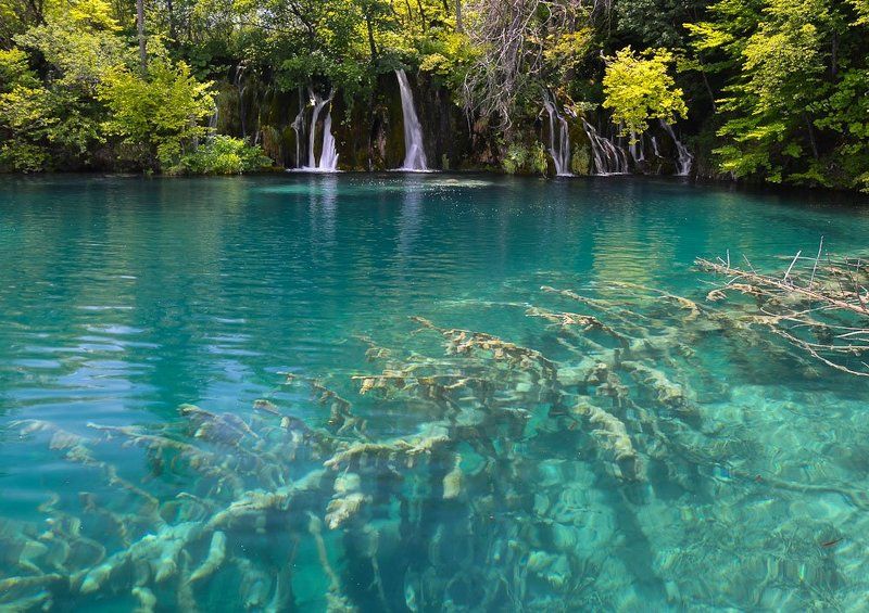 Изумрудные воды Плитвицких озерphoto preview