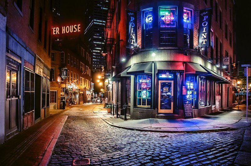 город, бостон, ночь Red brick walkphoto preview