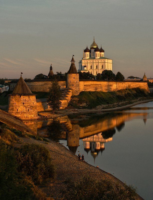 псков, кром, закат Есть город золотой ...photo preview