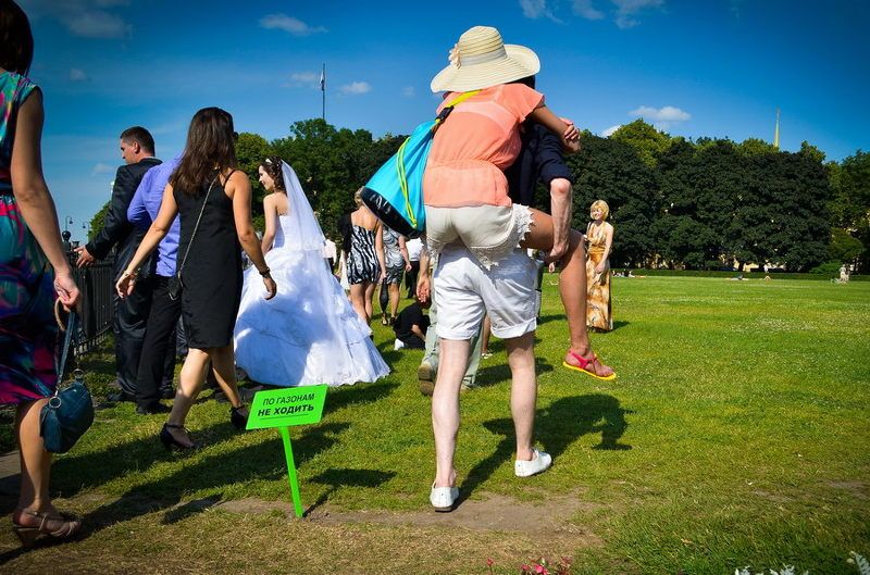 Коренные Петербуржцы по газонам не ходят!photo preview