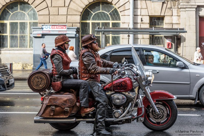 город, петербург, невский проспект, стрит, стритфото, репортаж, люди, байкеры, уличный портрет Встреча параллельных миров...Невский проспектphoto preview