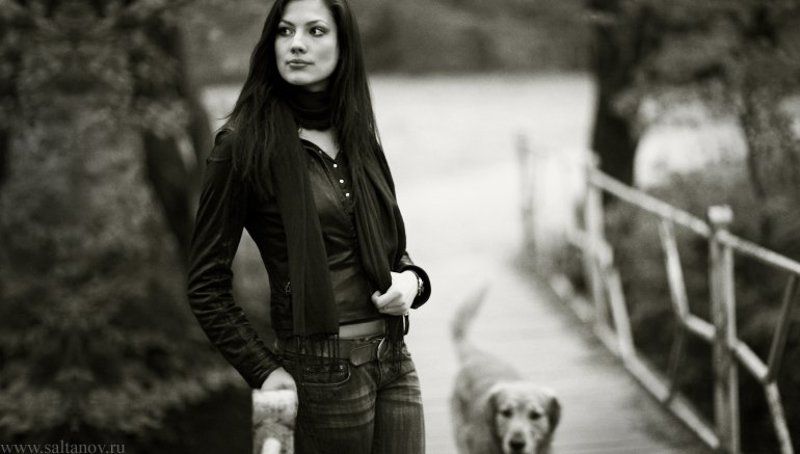 9майская карточка о девушке и бездомном псе.photo preview