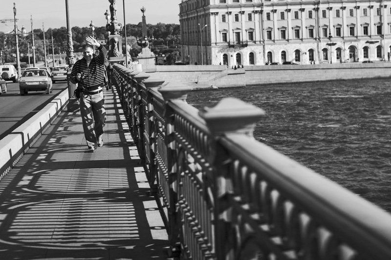 юра,ежик,полосы ,тени город Полосатый Зеброеш ты по Питеру идешь :)photo preview