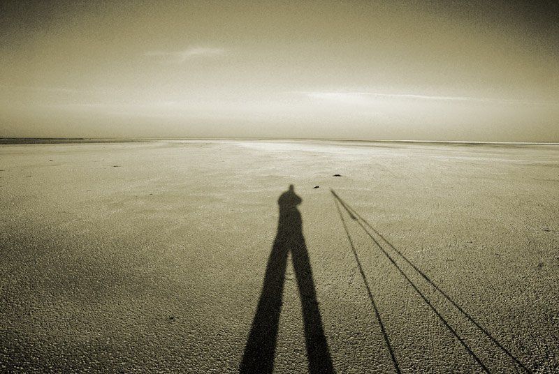 эльтон,пустыня,тени,пейзаж,татаринцев Вдвоем с моим верным штативомphoto preview