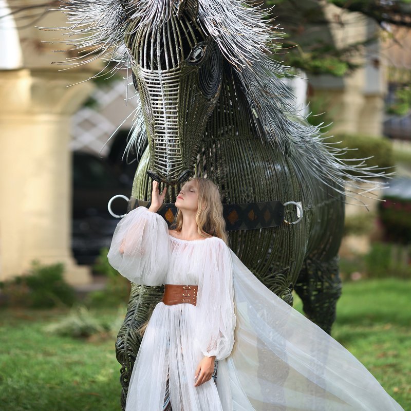 железный конь, тунис, блондинка, белые волосы, девушка с конем, арабская сказка photo preview