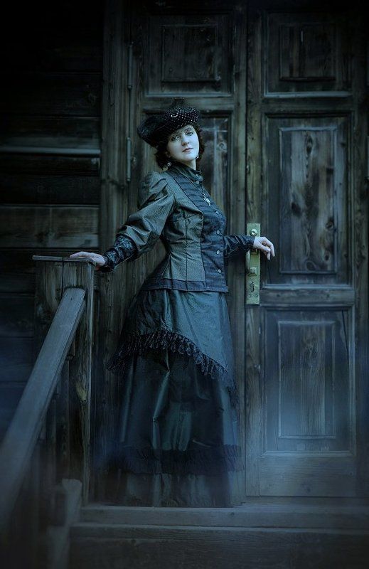 ирина, в, образе, ольги, сократовны, чернышевской усадьбаphoto preview