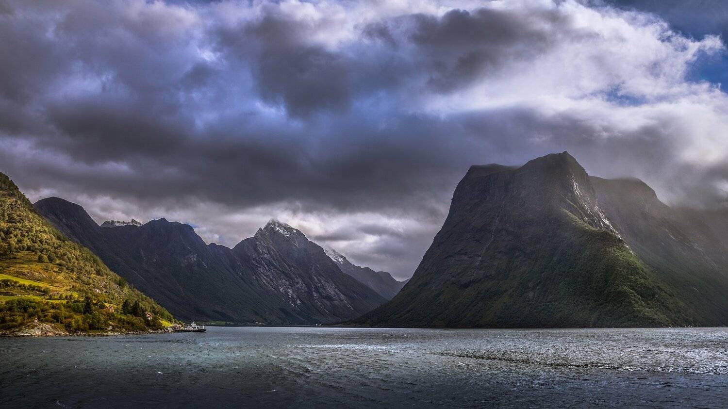 Горы и фьорды по пути в Урке (Норвегия).. Автор: Marat Max (Марат Макс) норвегия, урке, море, острова, горы, скалы, облака,, Marat Max (Марат Макс)