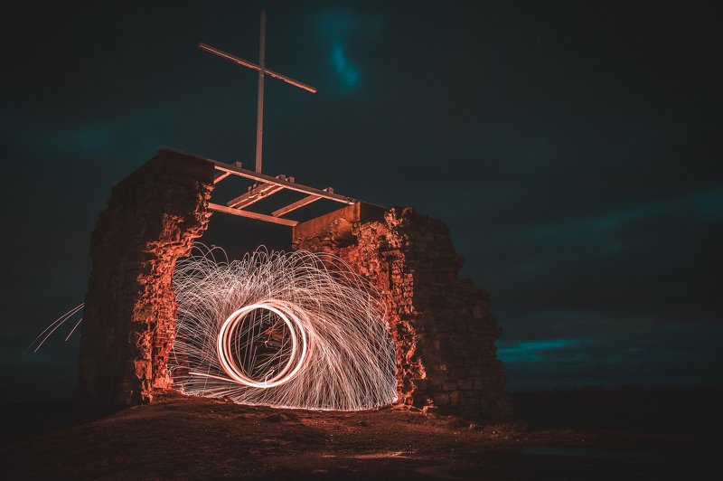 ночь, развалины, искры, пейзаж Portalphoto preview