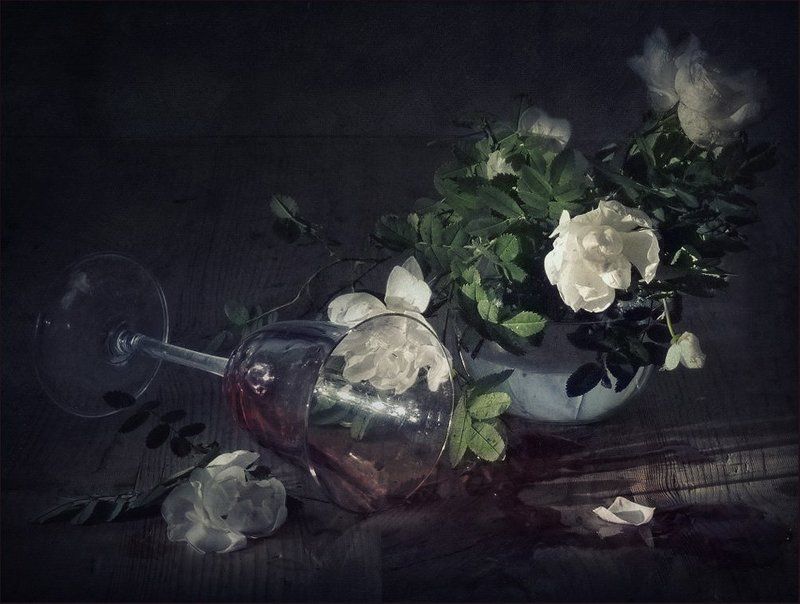 Пролитое вино несбывшихся надеждphoto preview