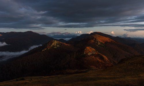КОГДА ПОГАСЛИ КРАСКИ ДНЯ