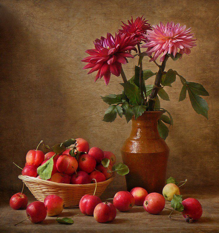 яблоки, август, лето, георгины * * *photo preview