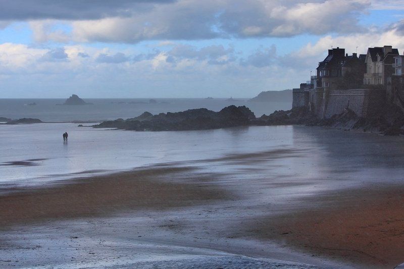 франция,океан,saint-malo,france Двоеphoto preview
