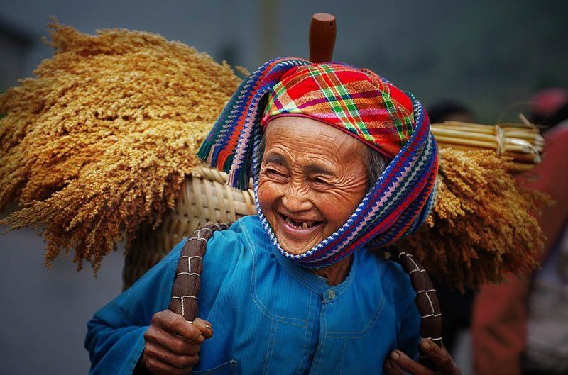 H\'Mong womanphoto preview