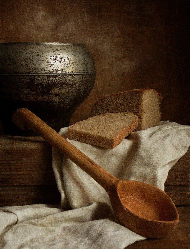 хлеб, ложка Дорога ложка к обедуphoto preview