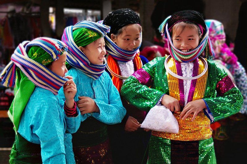 H\'Mong girlsphoto preview