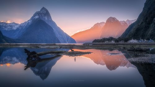 Инь ян волшебной бухты Milford Sound...
