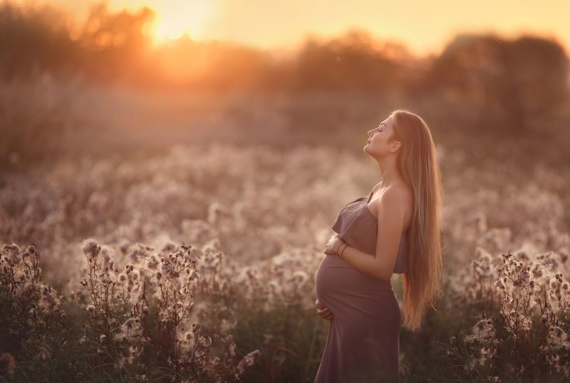 девушка, красота, беременность, закат грею счастье внутриphoto preview